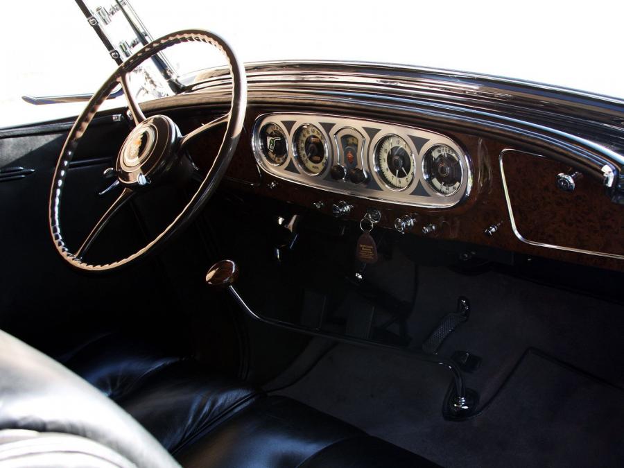 Панель приборов Packard Super Eight Dual Cowl Phaeton 1936 года  (фото 3 из 5)